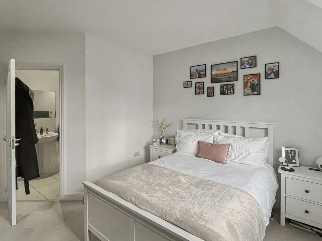 Grange Drive, High Wycombe HP13 5GQ, photo 9