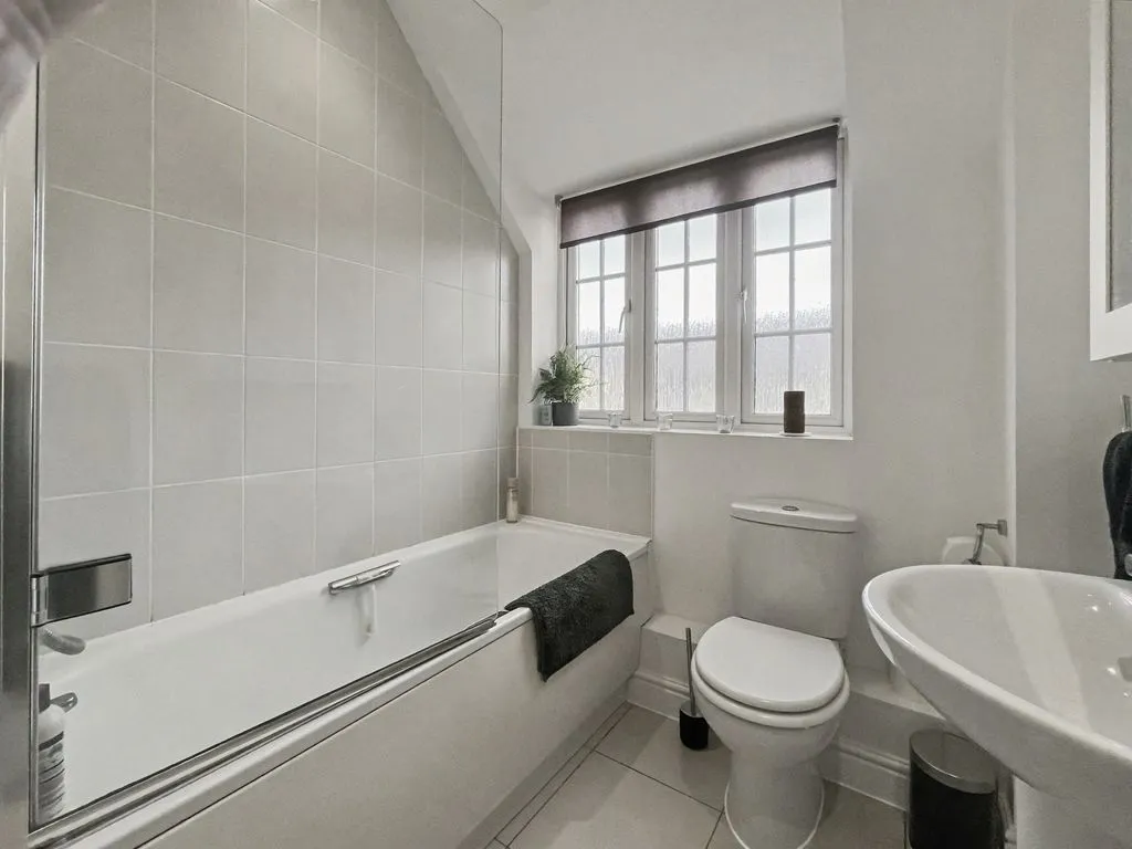 Grange Drive, High Wycombe HP13 5GQ, photo 12