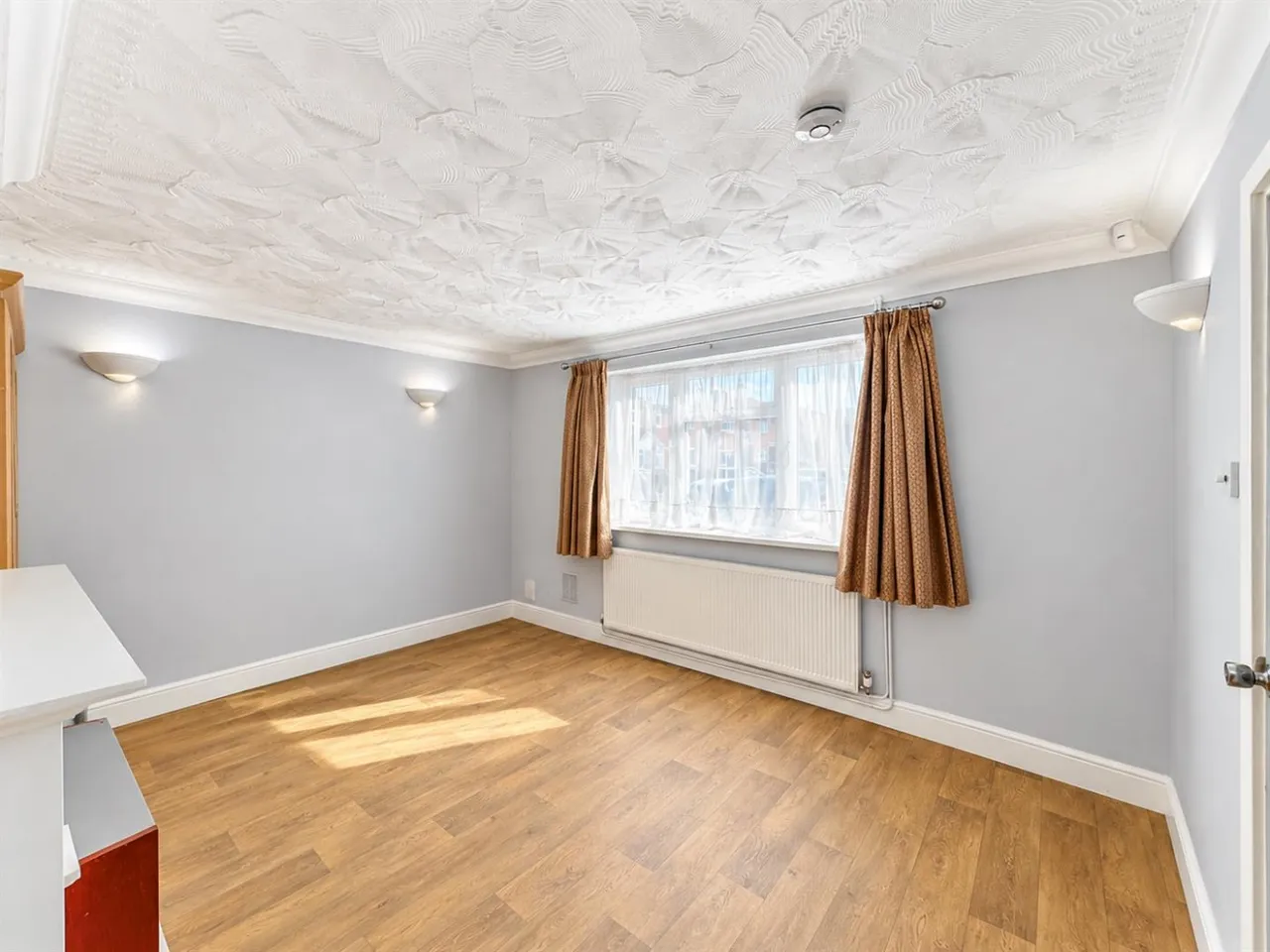 Terraced For SaleField Close, Cranford, TW4, photo 3