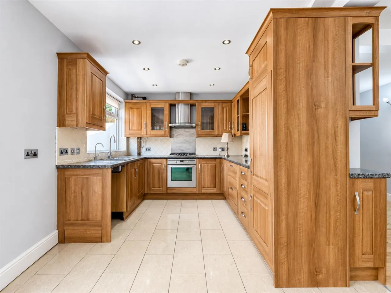 Terraced For SaleField Close, Cranford, TW4, photo 4