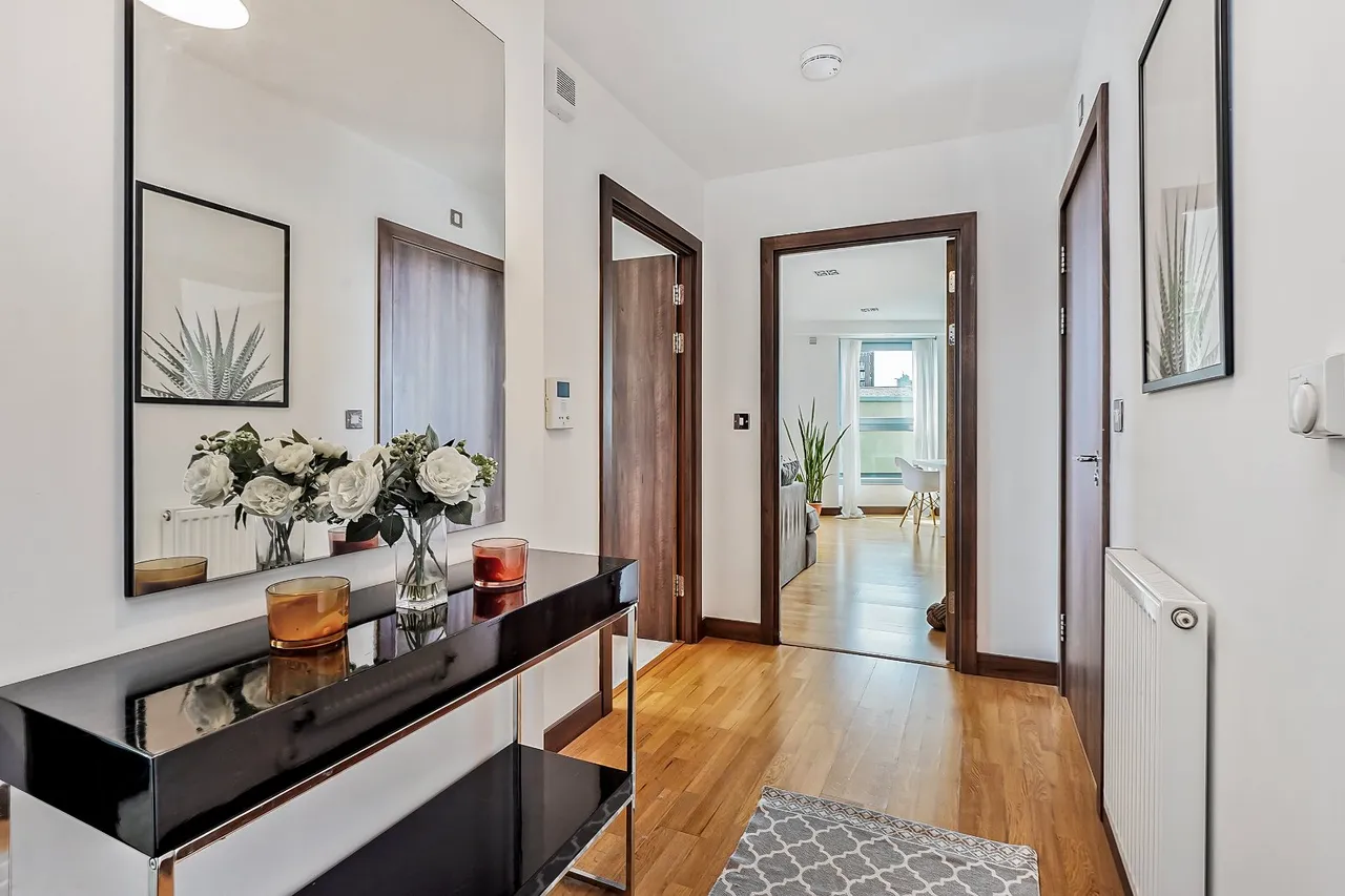Bridges Court Road, London, SW11, photo 8