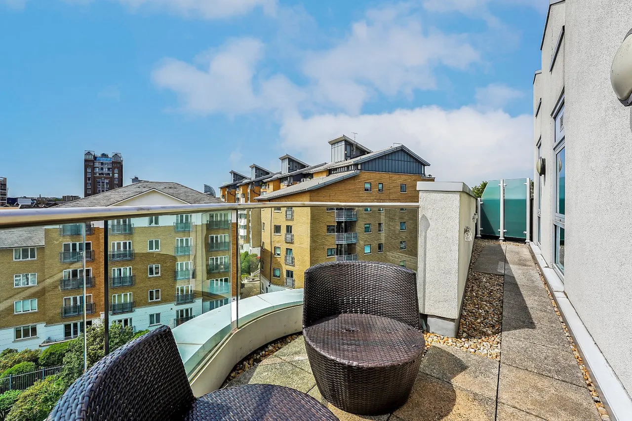 Bridges Court Road, London, SW11, photo 10