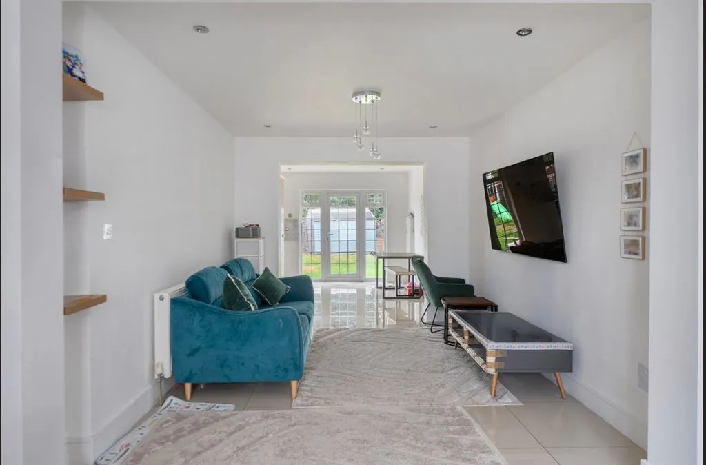 Bargate Close, New Malden KT3 6BG, photo 2