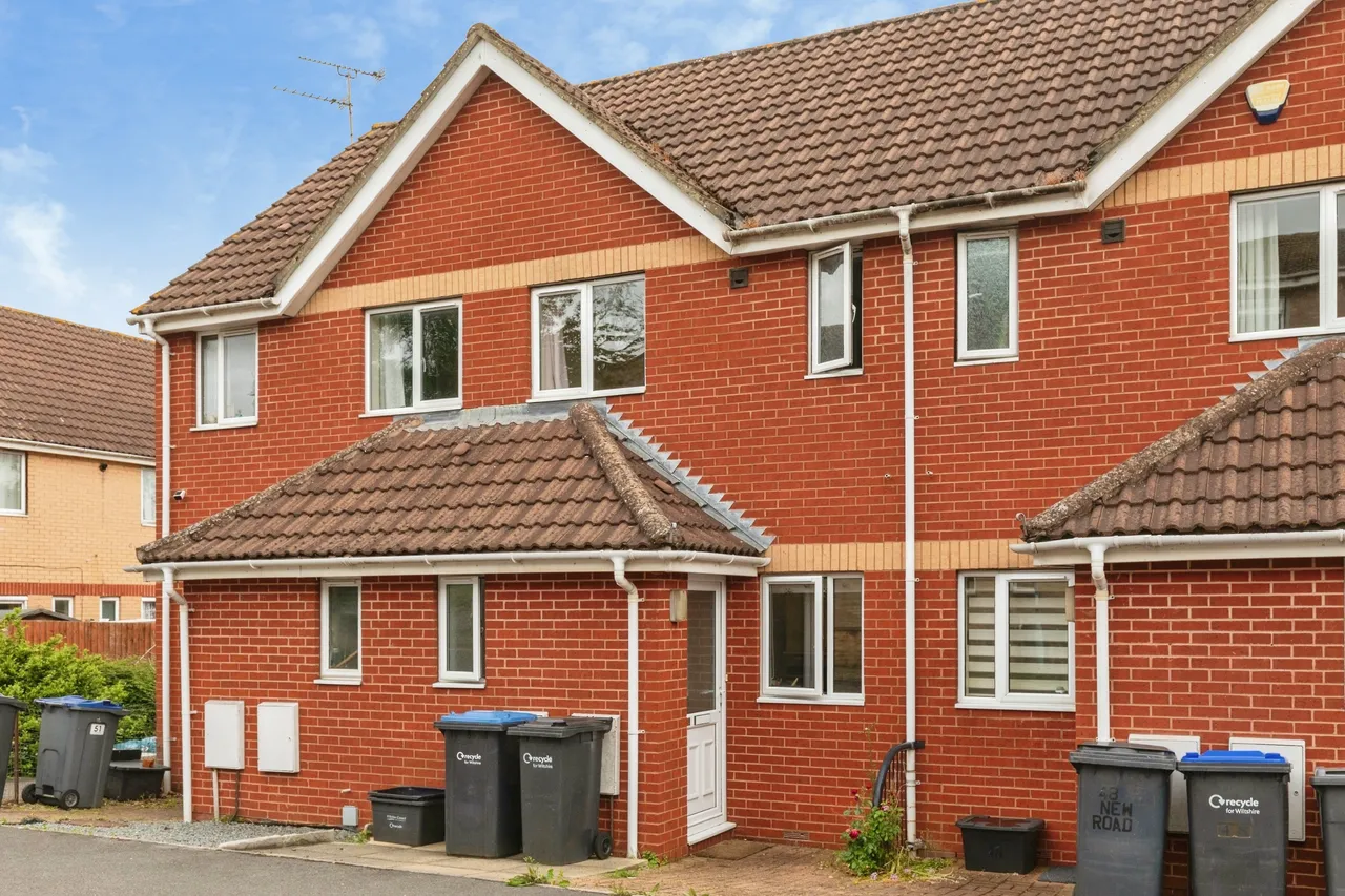 2 bed house for sale — New Road, Trowbridge