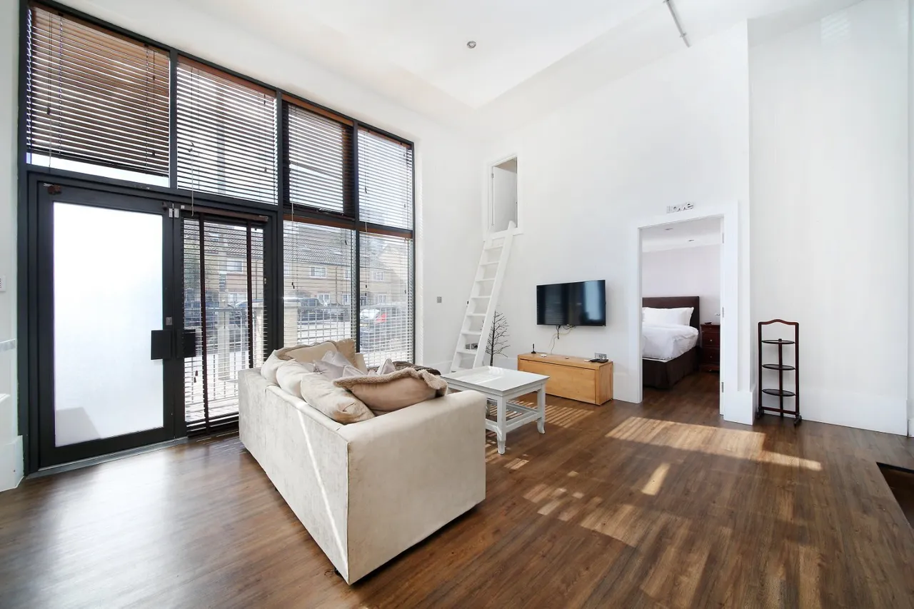 2 bed flat for sale, Gwynne Road, London, SW11