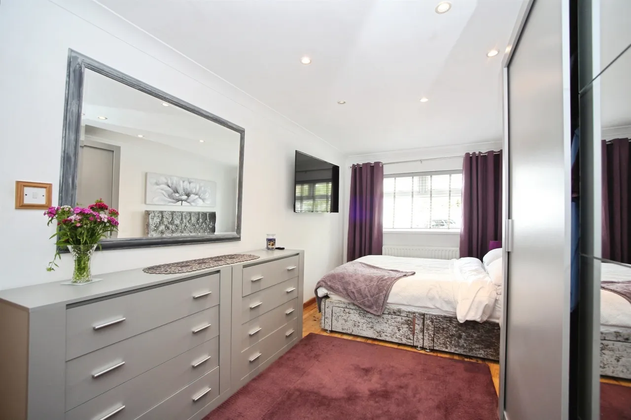 Hawthorn Park PONTYCLUN, CF72, photo 18