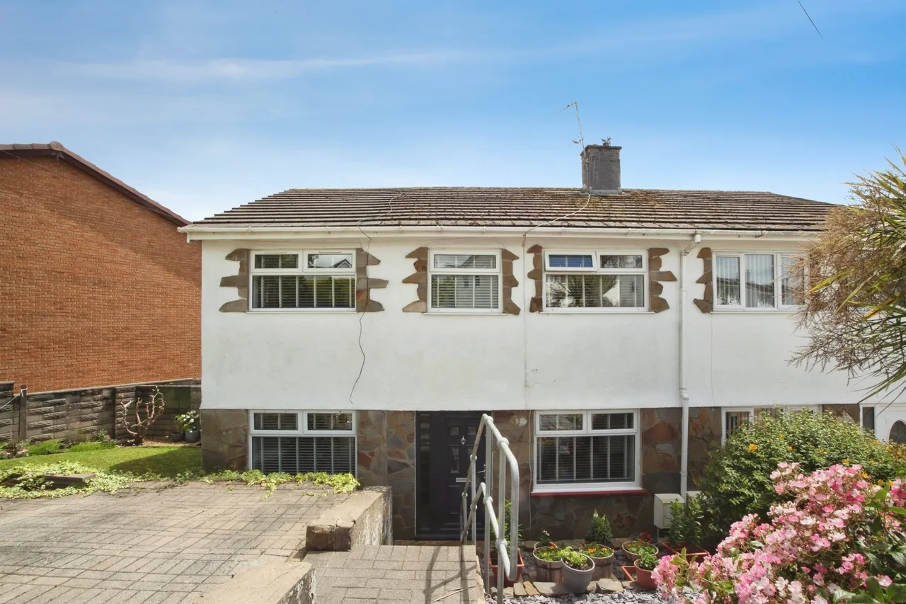 4 bed house for sale, Hawthorn Park PONTYCLUN, CF72