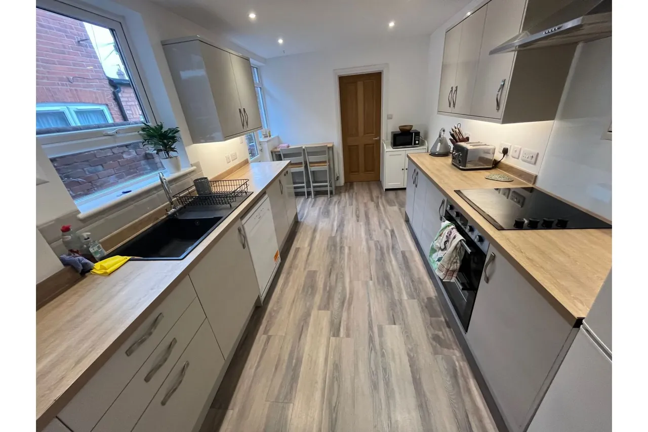 3 bed house to rent, Monks Road, Exeter, EX4