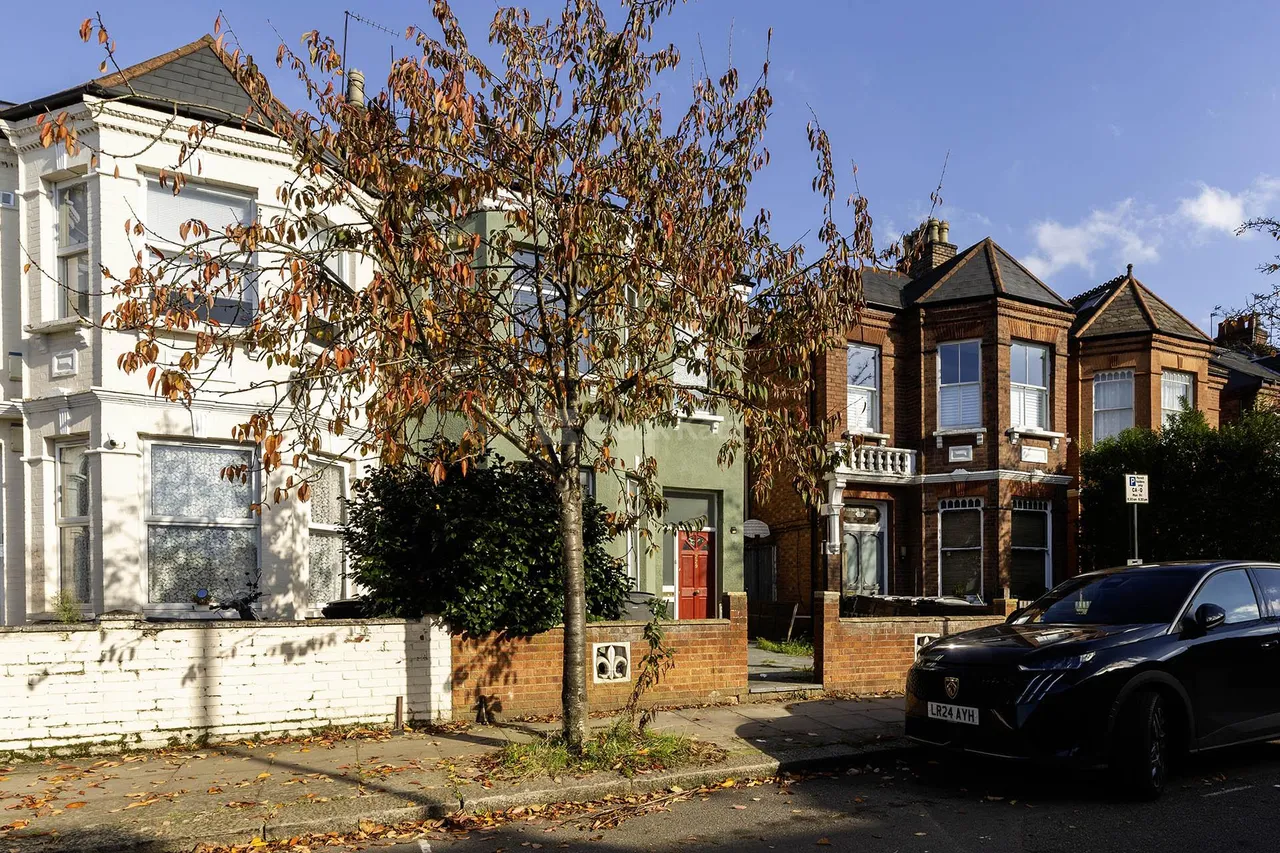 Fordwych Road, London, NW2, photo 16