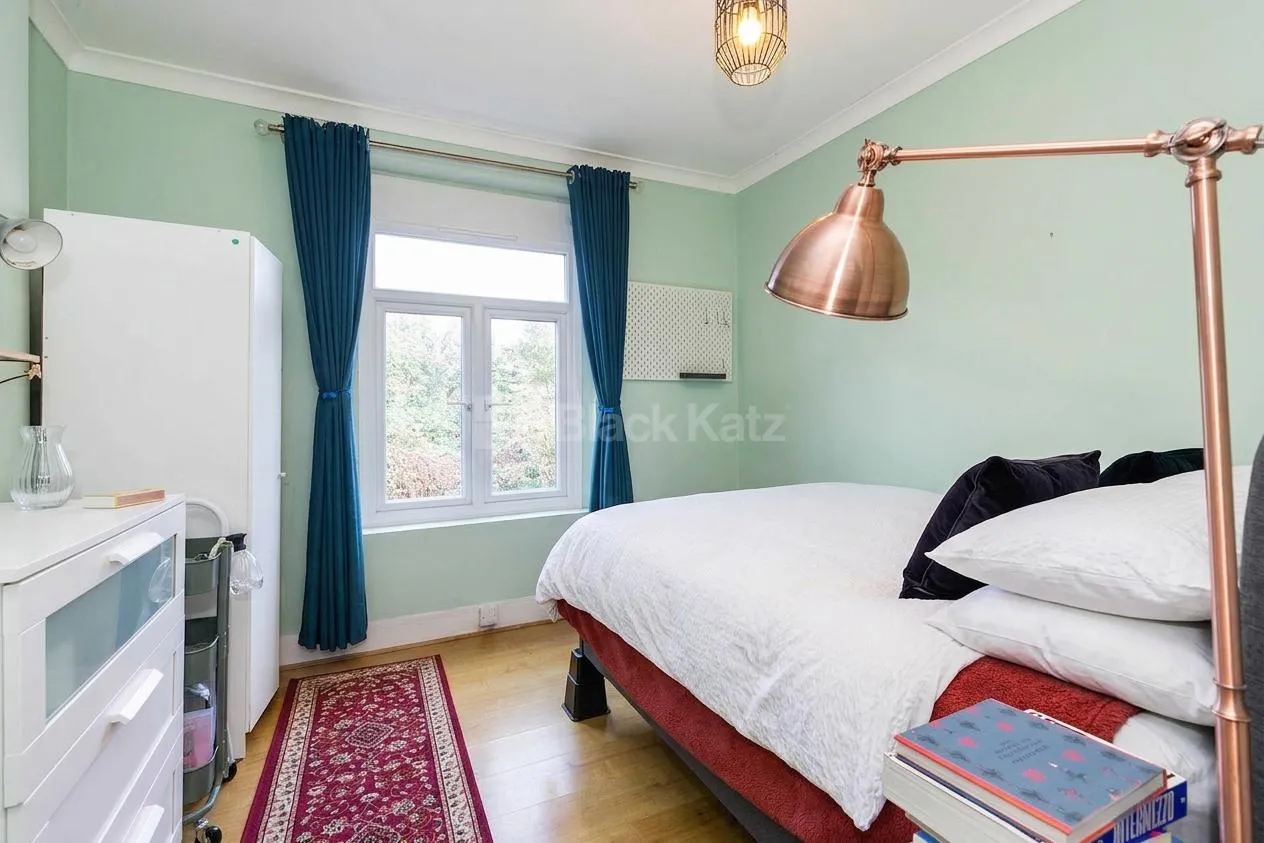 Fordwych Road, London, NW2, photo 12