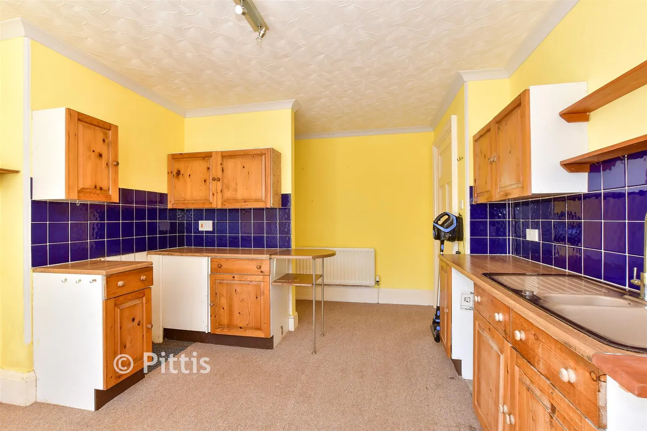Southdown Road, Freshwater, PO40, photo 8
