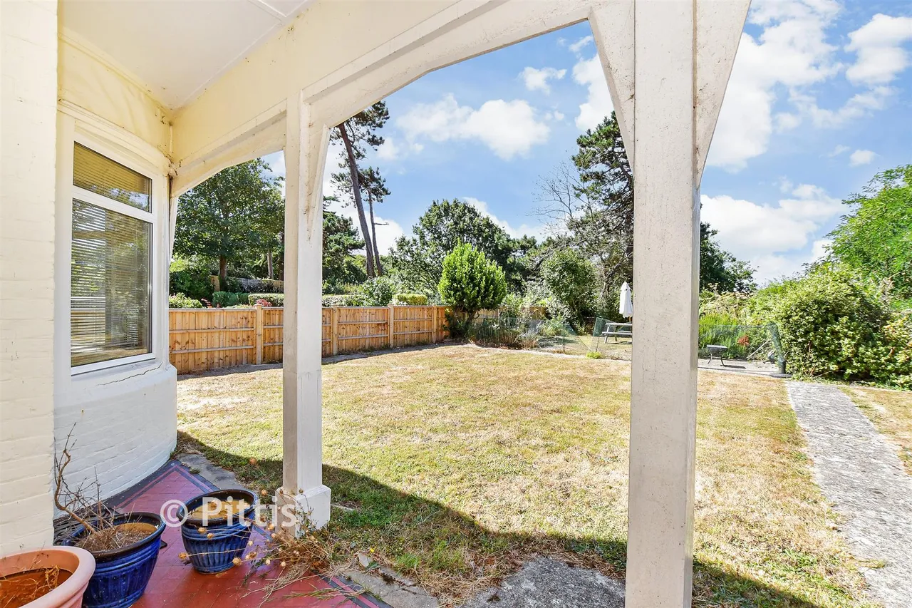 Southdown Road, Freshwater, PO40, photo 12