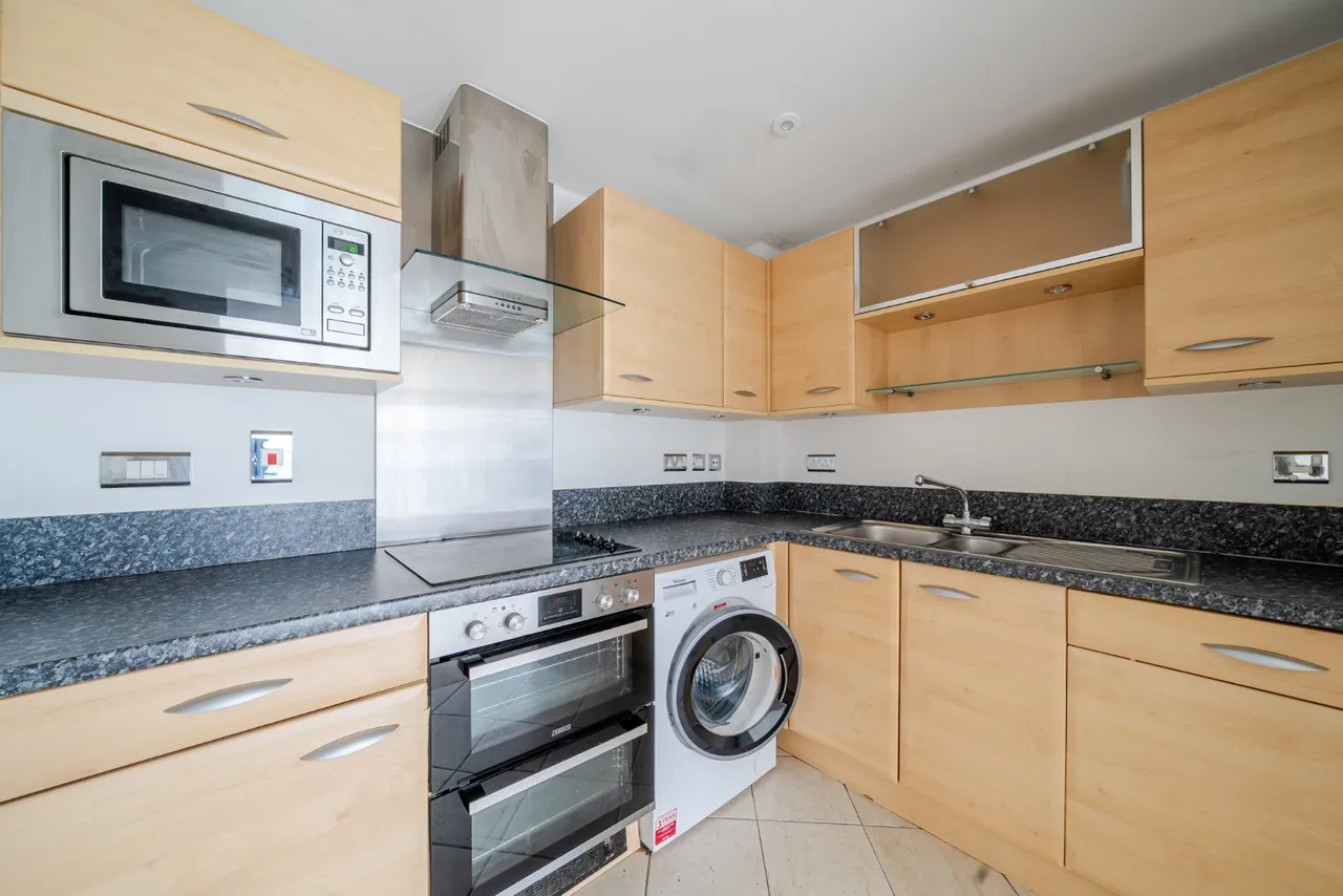 Royal Quarter, Seven Kings Way, Kingston upon Thames, KT2, photo 4
