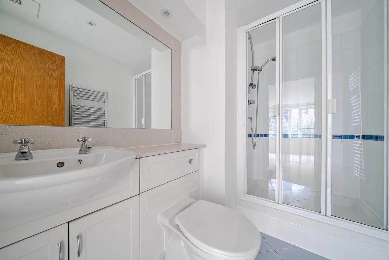 Royal Quarter, Seven Kings Way, Kingston upon Thames, KT2, photo 9