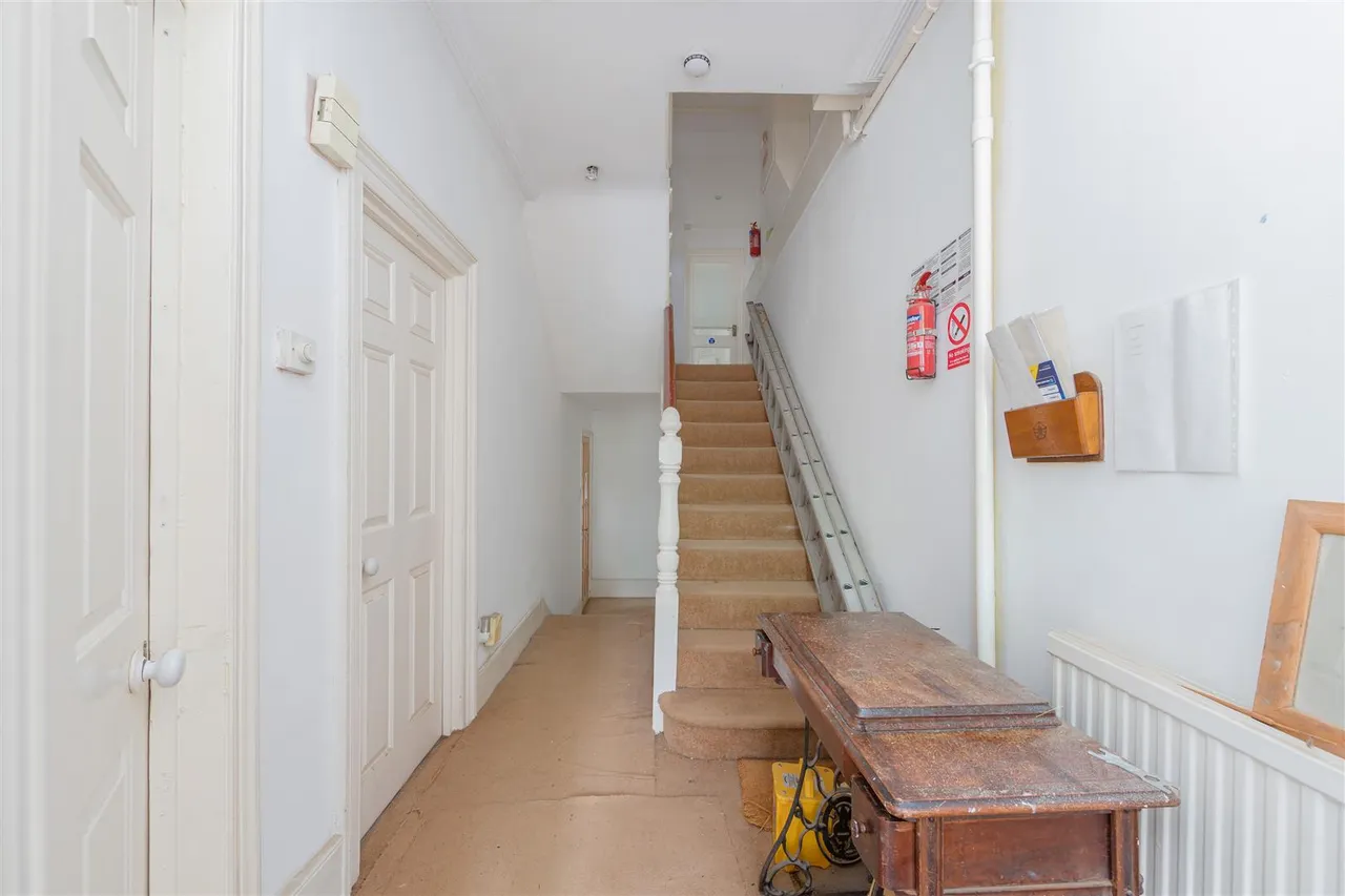 Bramshill Gardens, London, NW5, photo 2