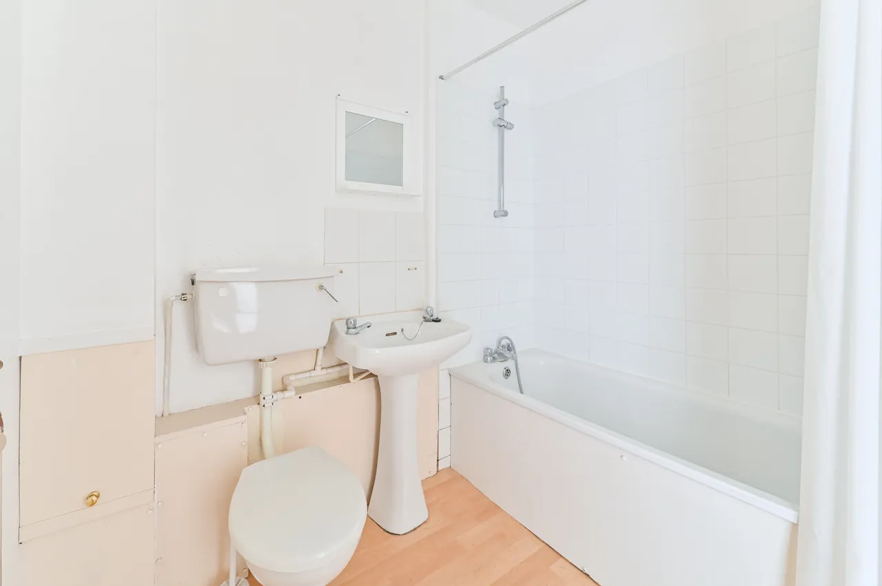 Flat 8, 184 Camberwell Grove, London, photo 11