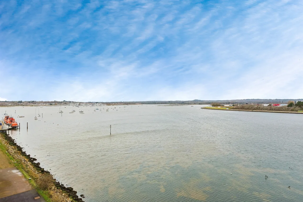 Lifeboat Quay, Poole, photo 3