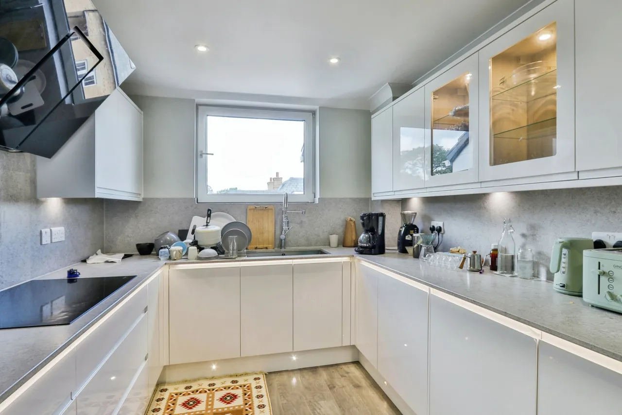 Christchurch Road, Bournemouth, BH1, photo 3