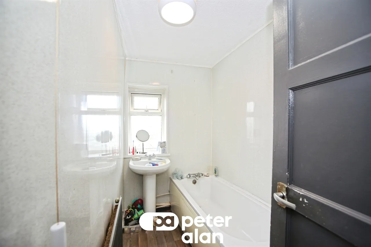 The Close, Hengoed, CF82, photo 14
