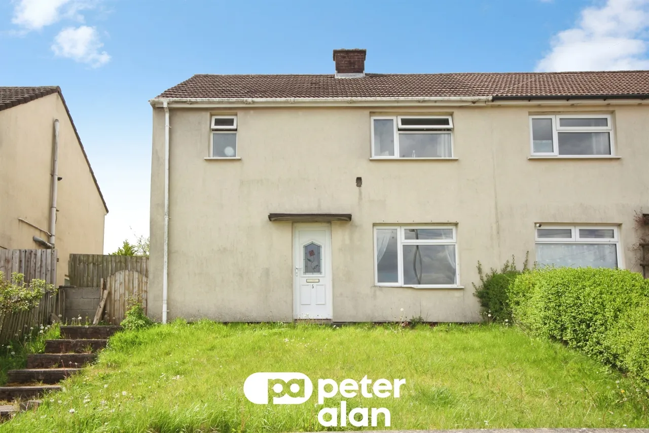 3 bed house for sale, The Close, Hengoed, CF82