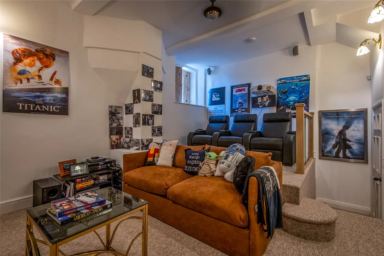 Hurn Court Lane, Hurn, BH23, photo 6