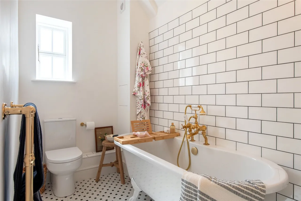 Hurn Court Lane, Hurn, BH23, photo 14