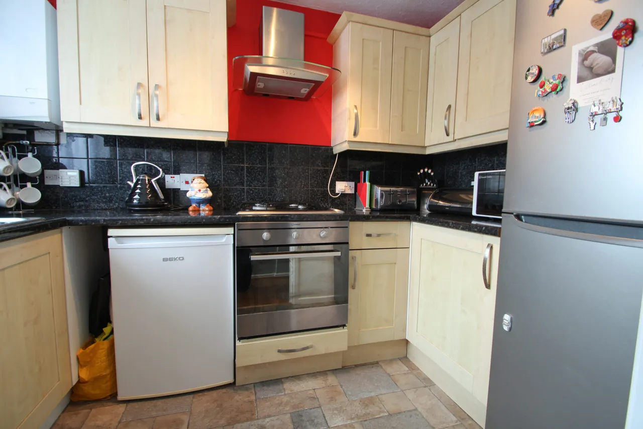 Louvain Road, Greenhithe, photo 4