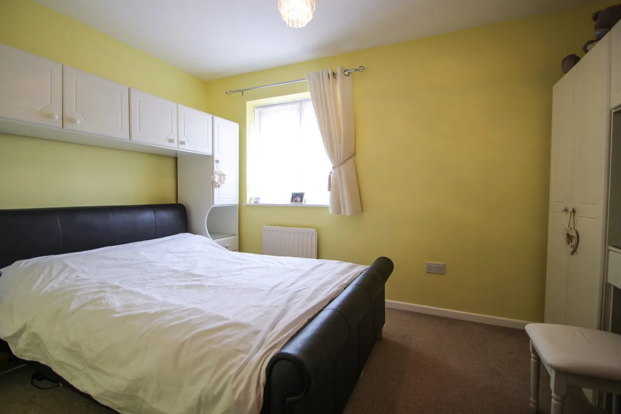 Louvain Road, Greenhithe, photo 5