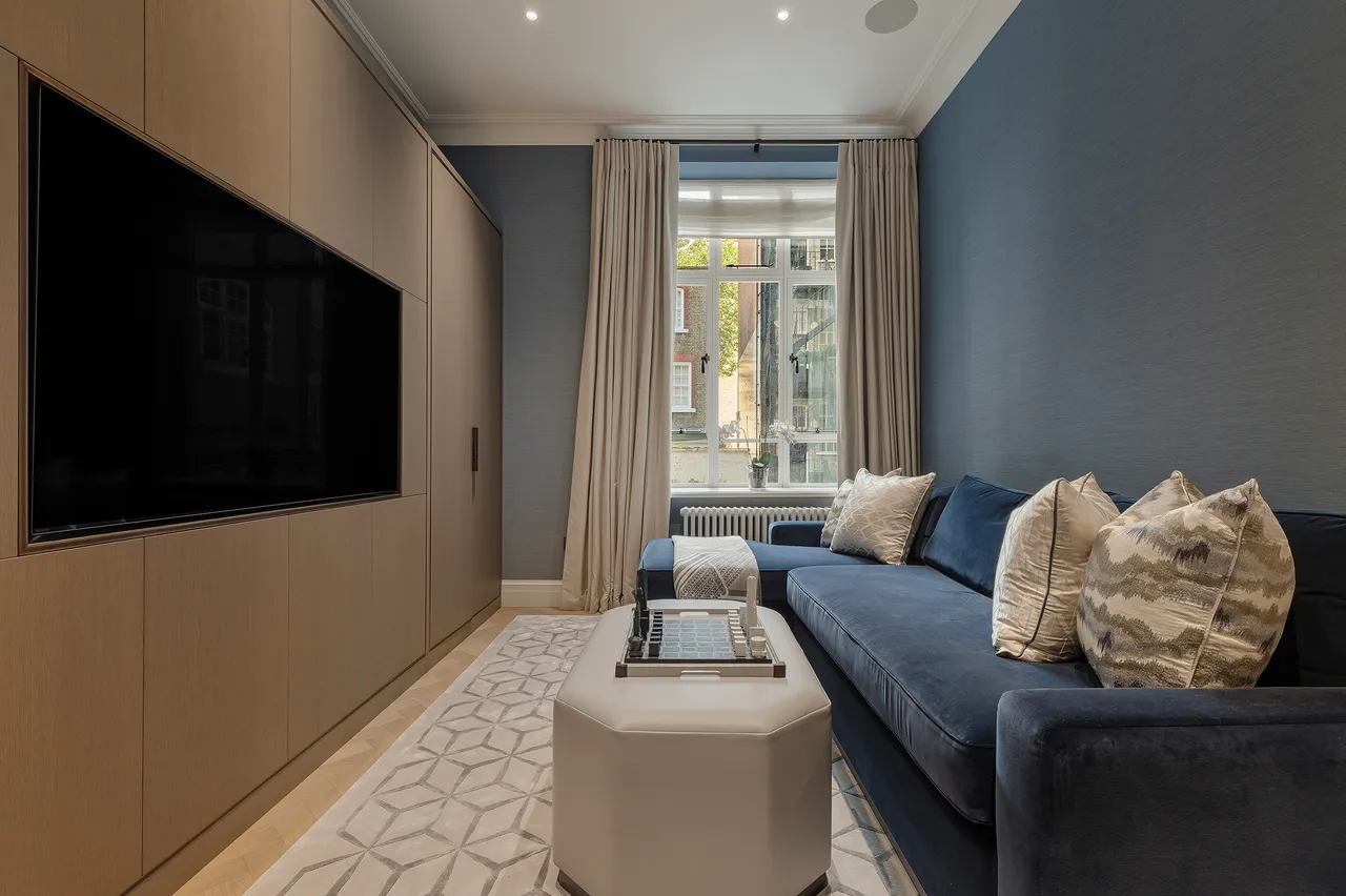 Upper Brook Street, Mayfair, London, photo 10