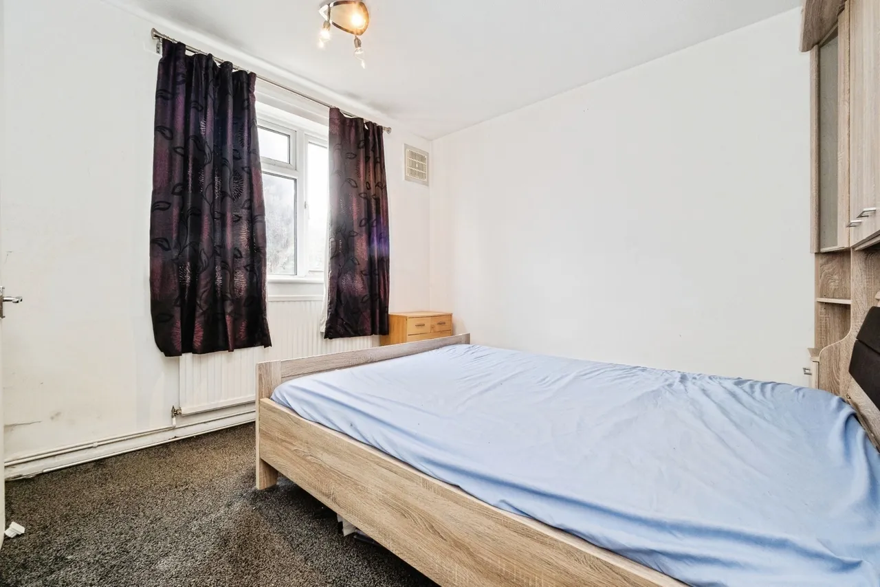 Rainham Road North, Dagenham, RM10, photo 5