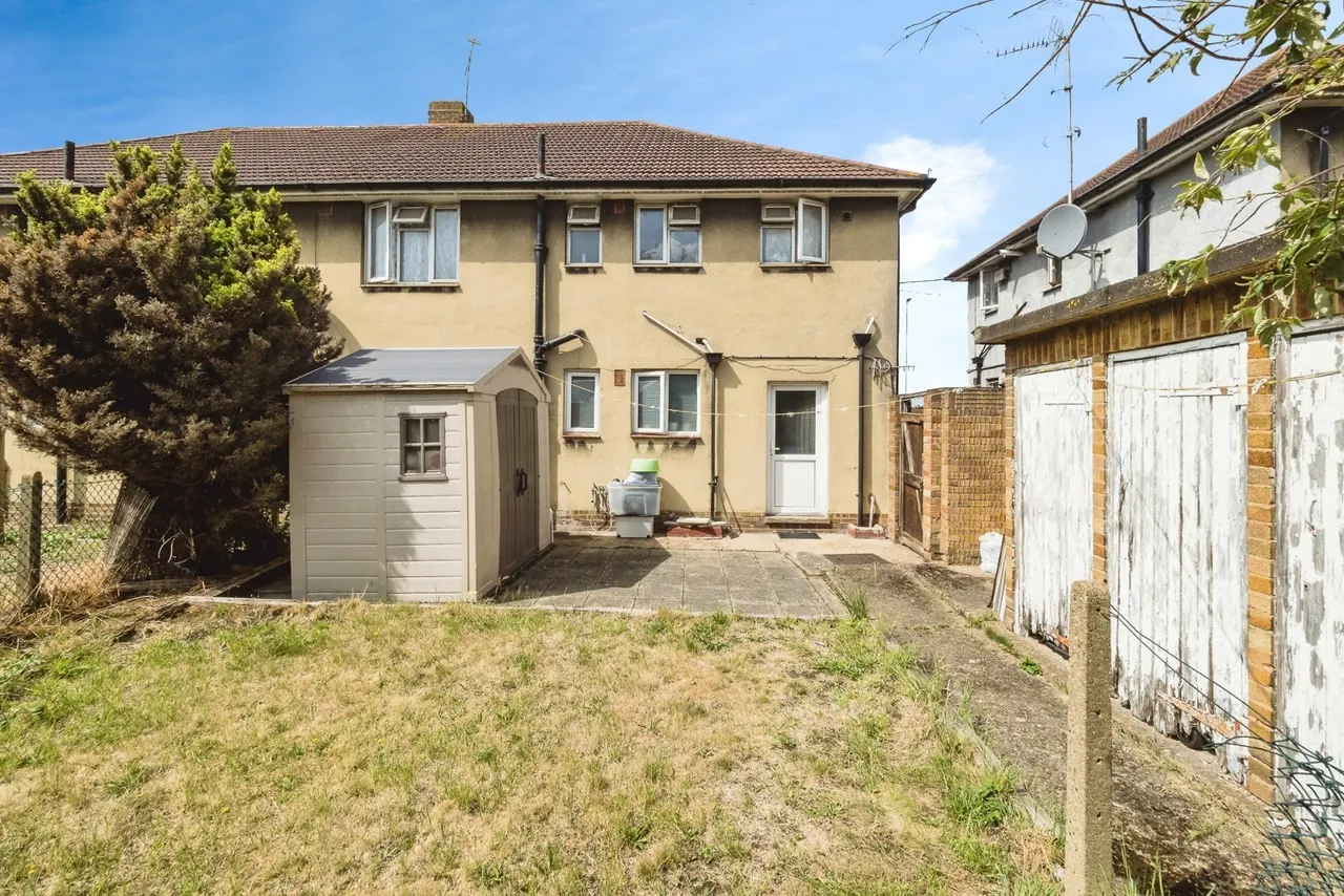 Rainham Road North, Dagenham, RM10, photo 13