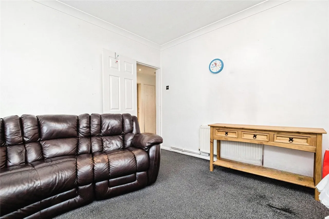 Rainham Road North, Dagenham, RM10, photo 9