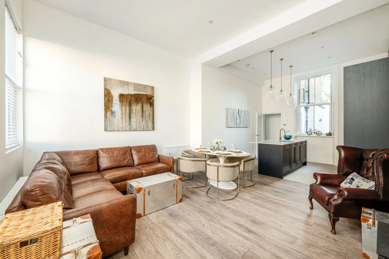 3 bed flat for sale, Mozart Street, W10
