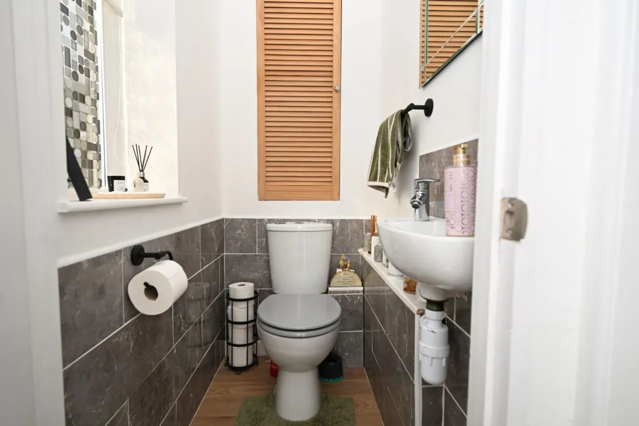 Silverdale Avenue, Guiseley, LS20, photo 10