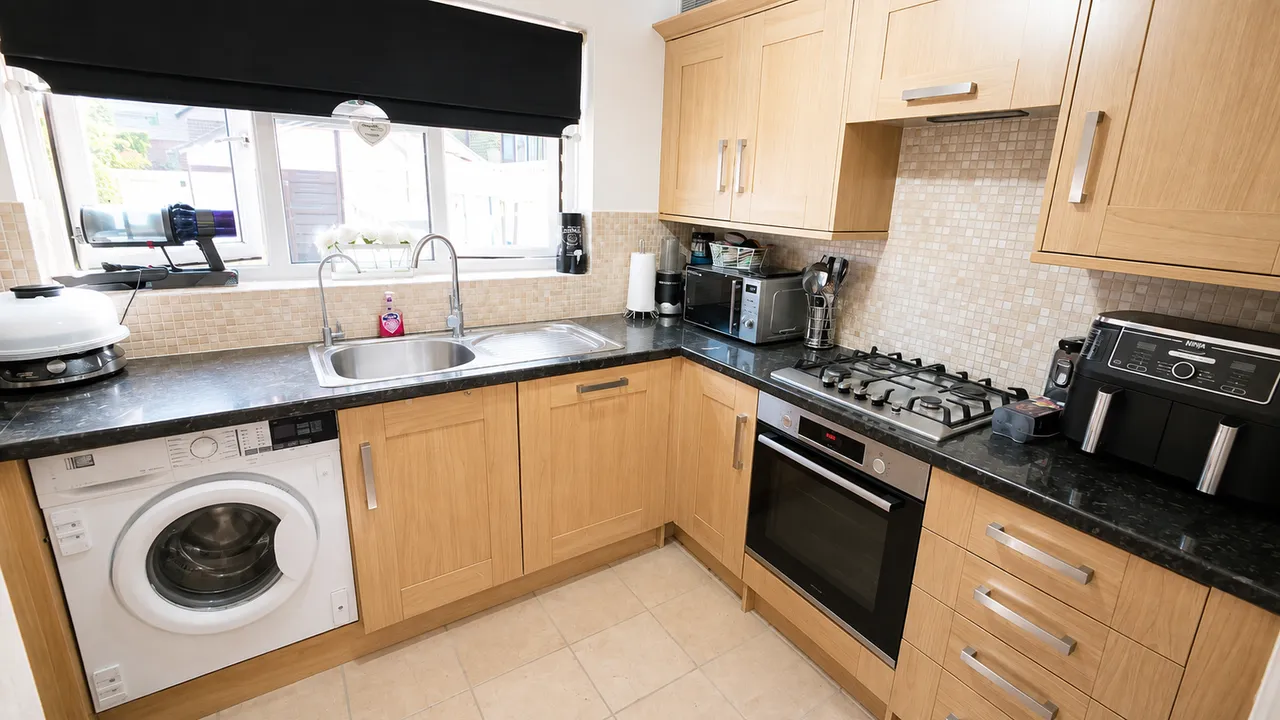 Hayes Road, Greenhithe, DA9 9DW, photo 3