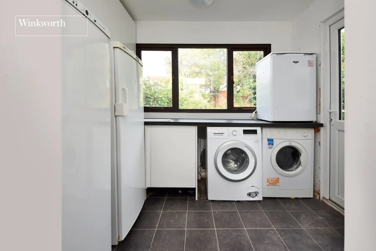 Moreton Road, Worcester Park, KT4, photo 9