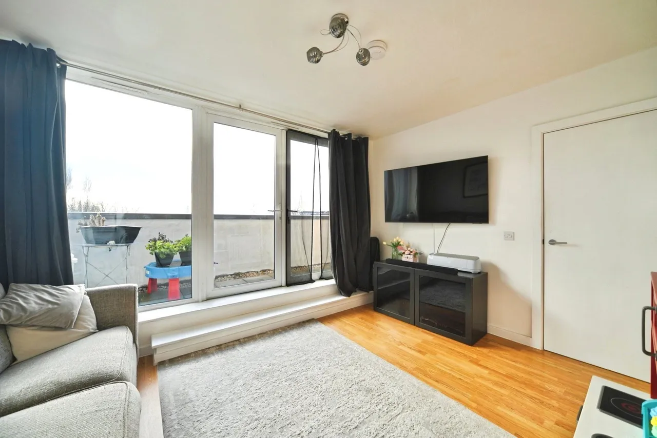 Magnetic Crescent, ENFIELD, Middlesex, EN3, photo 2