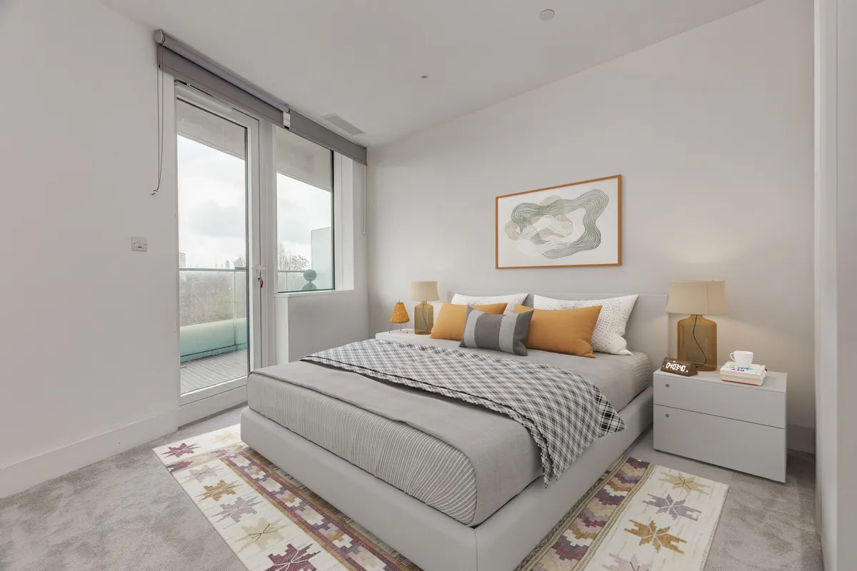 Lombard Road, London, SW11, photo 3