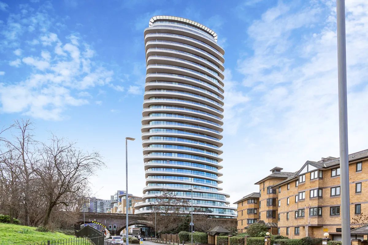 Lombard Road, London, SW11, photo 10