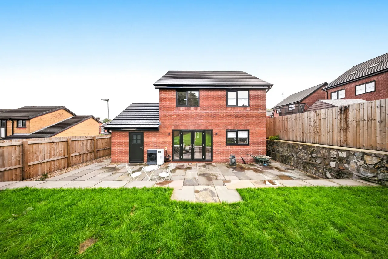 Avondale Mews, Darwen, BB3, photo 43