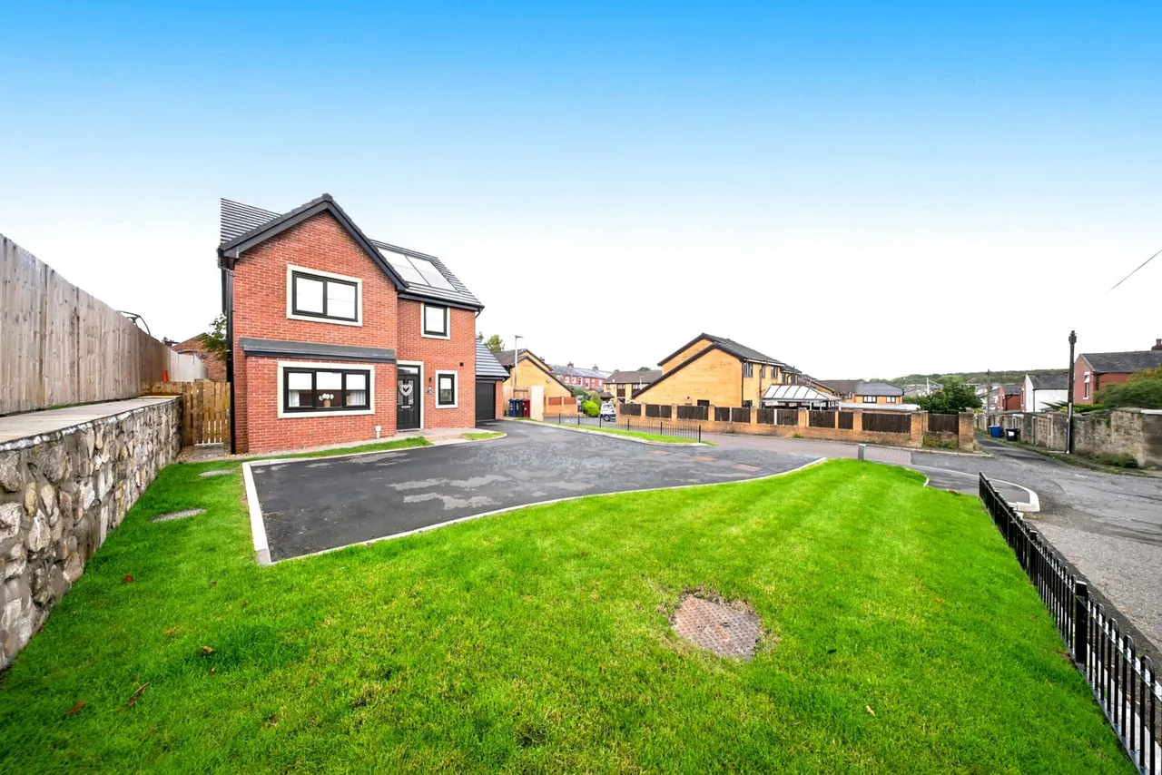 Avondale Mews, Darwen, BB3, photo 46