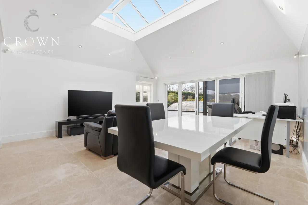 Glebe Road, Ramsden Bellhouse, photo 9