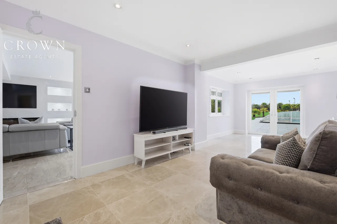 Glebe Road, Ramsden Bellhouse, photo 12