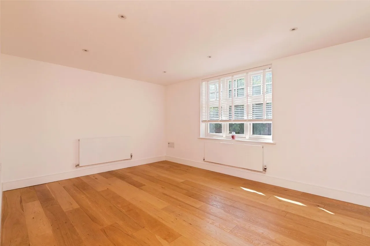 The Galleries, Warley, Brentwood, CM14, photo 4