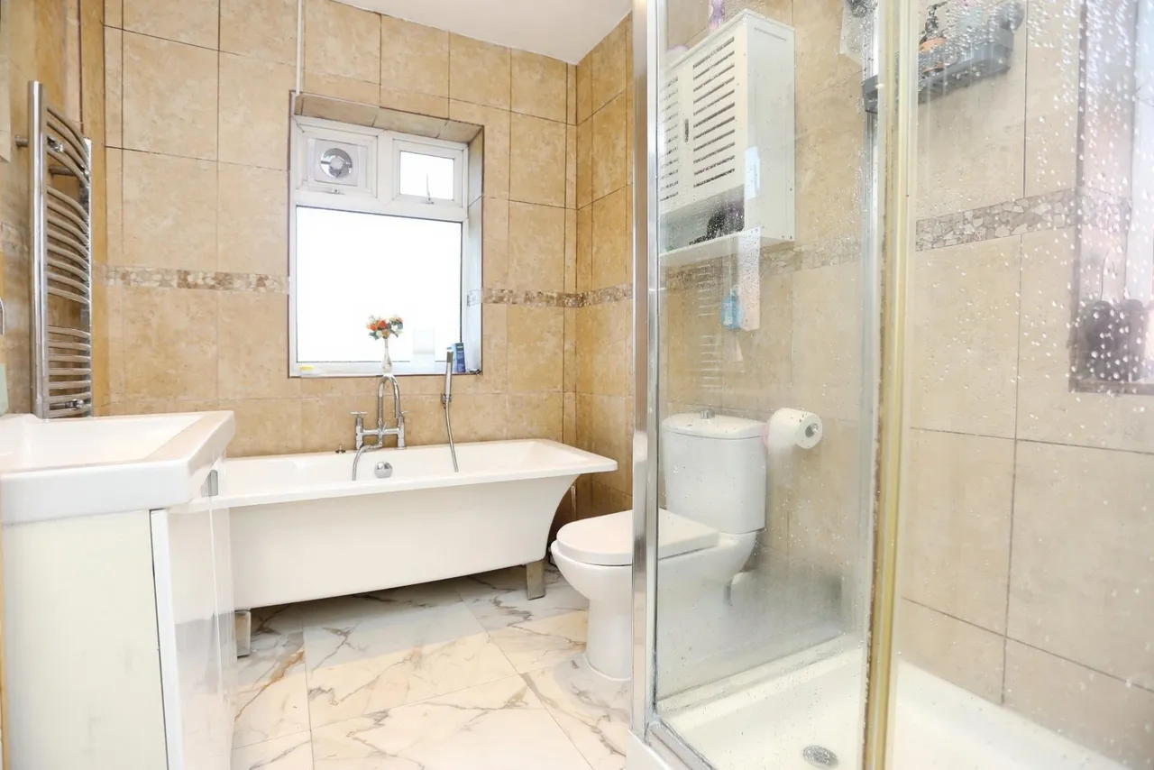 Broadstone Road, Heaton Chapel, SK4, photo 6