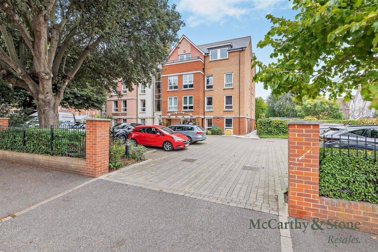 2 bed flat for sale, Ingles Road, Folkestone, CT20