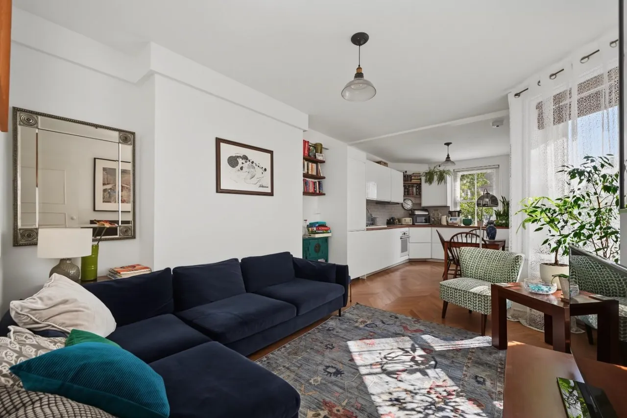 2 bed flat for sale, Green Lanes, London, N16