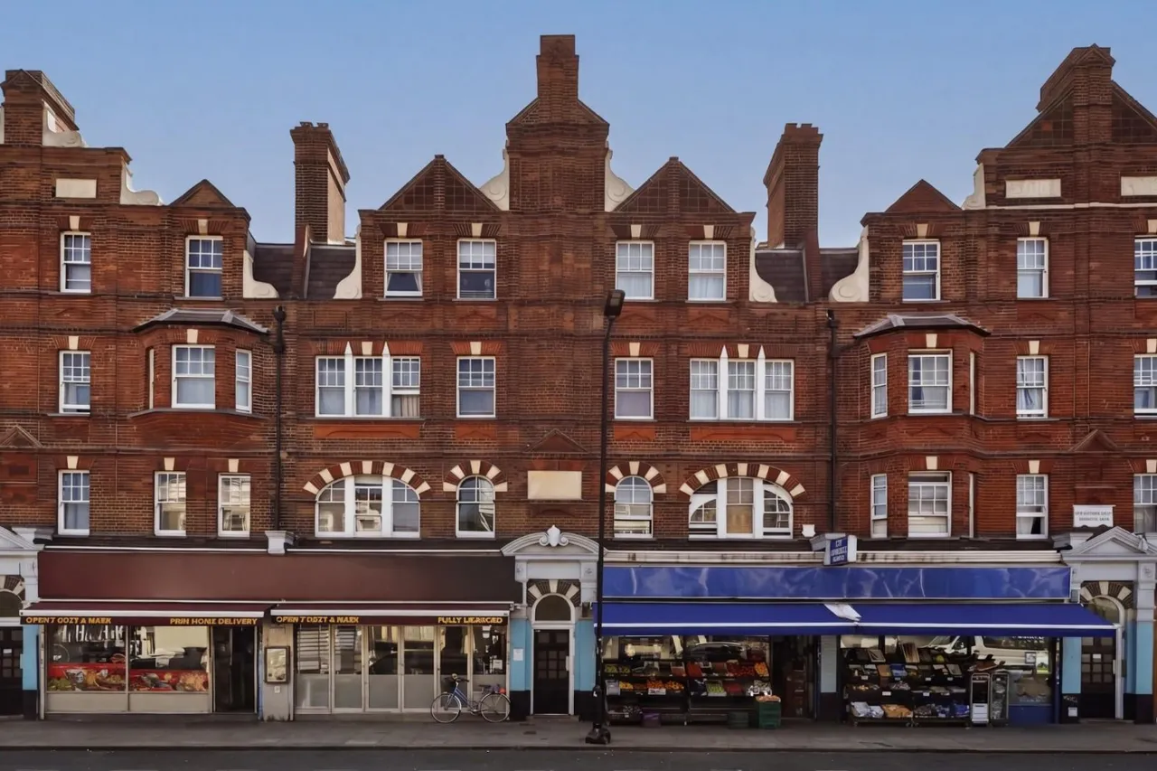 Green Lanes, London, N16, photo 10