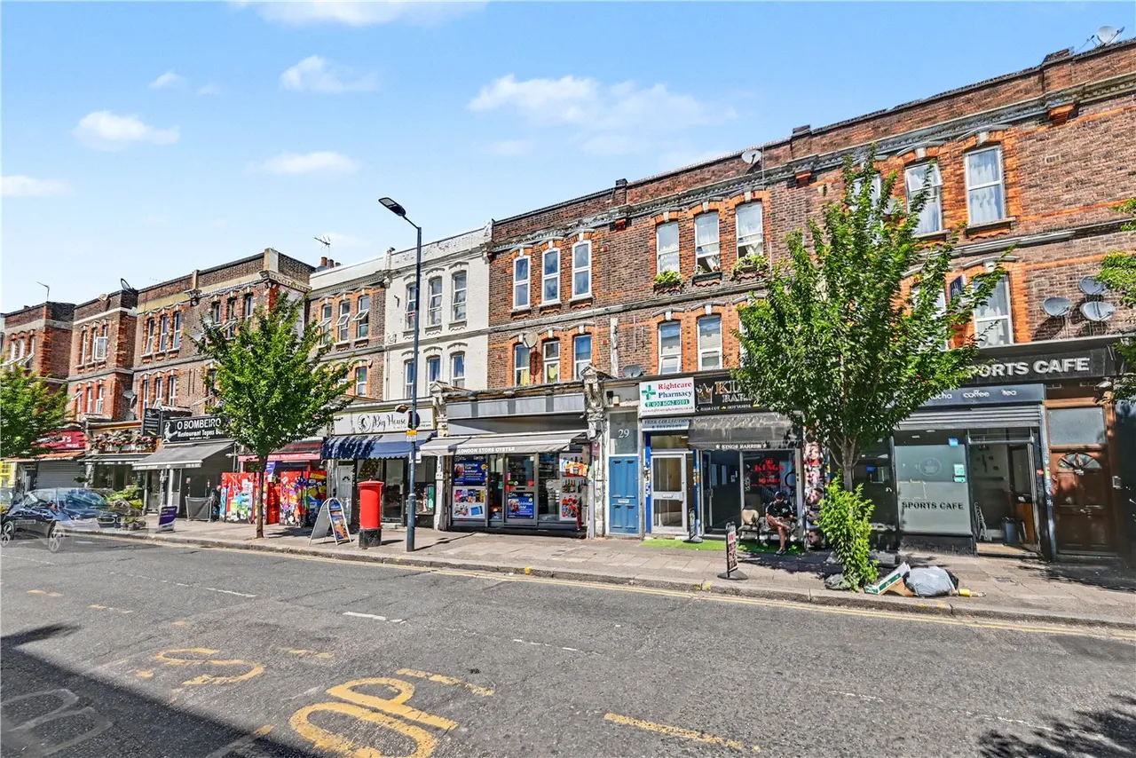 Park Parade, London, NW10, photo 10