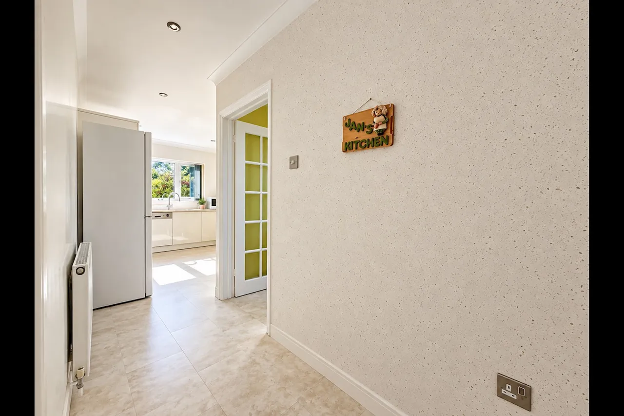 Walton Road, Walton On The Naze, CO14, photo 6
